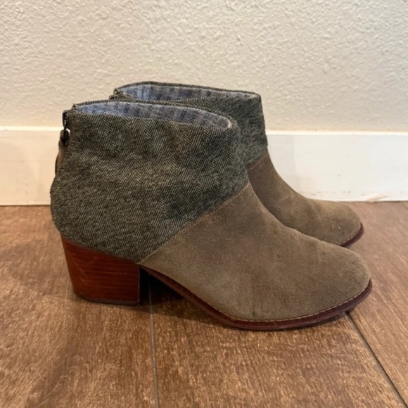 Toms Two-Tone Ankle Booties - Picture 1 of 6